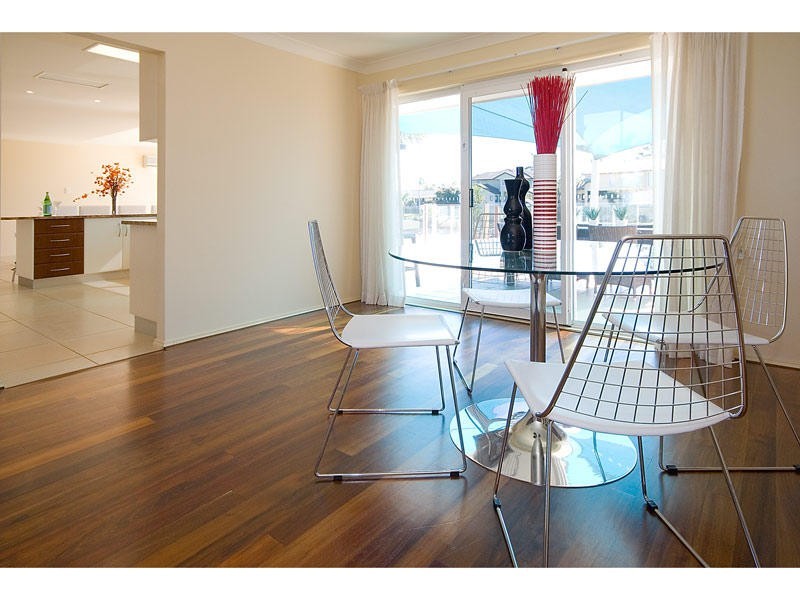 32 Kincardine Drive, Benowa QLD 4217