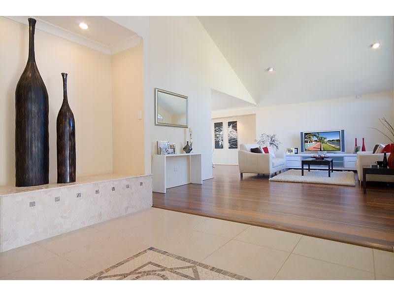 32 Kincardine Drive, Benowa QLD 4217