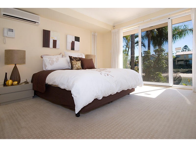 32 Kincardine Drive, Benowa QLD 4217