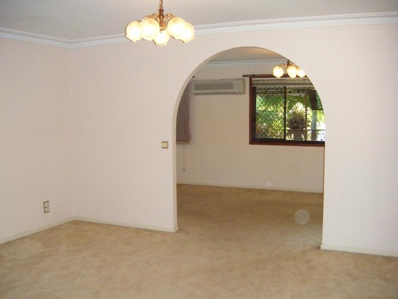 18 Bermuda Street, Broadbeach Waters QLD 4218