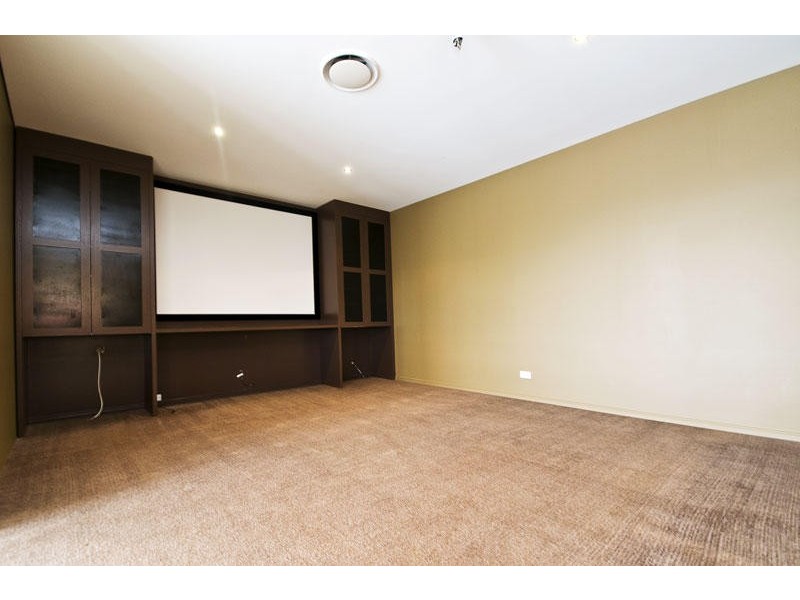 97 Sir Bruce Small Boulevard, Benowa QLD 4217