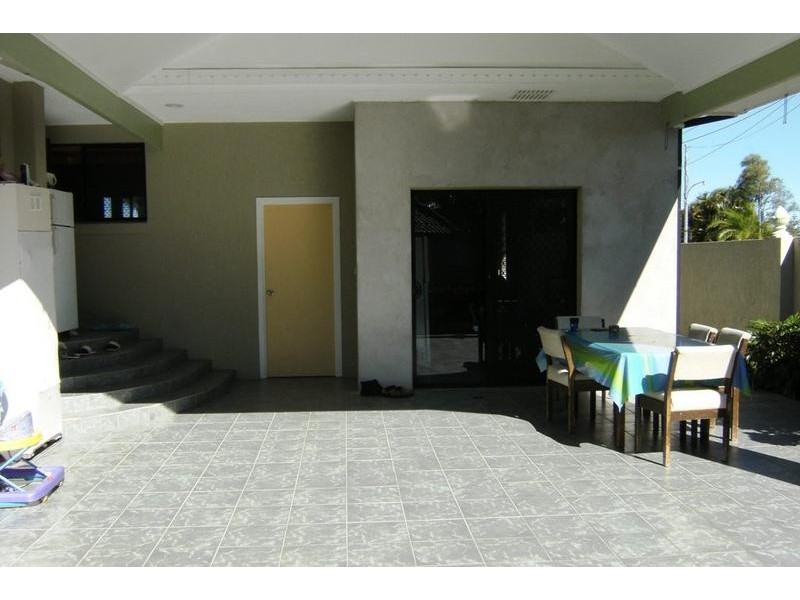 Broadbeach Waters QLD 4218