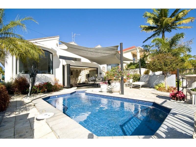 Chevron Island QLD 4217