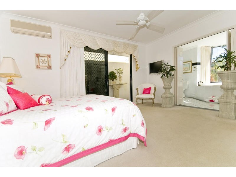 Chevron Island QLD 4217