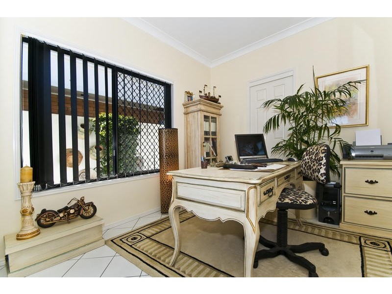 Chevron Island QLD 4217