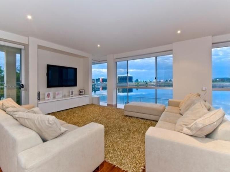 2 The Cape.Varsity Parade, Varsity Lakes QLD 4227