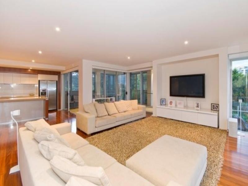 2 The Cape.Varsity Parade, Varsity Lakes QLD 4227