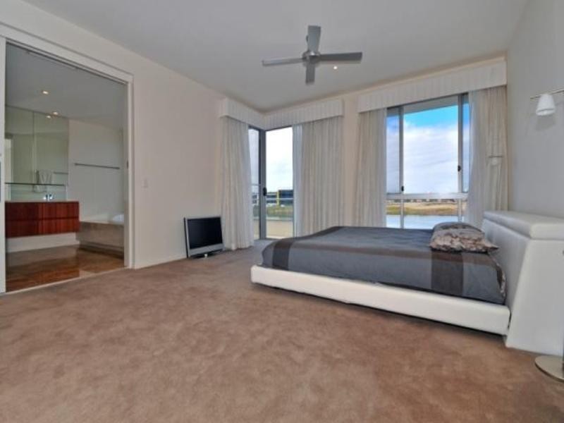 2 The Cape.Varsity Parade, Varsity Lakes QLD 4227