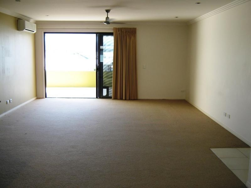 29 Market Square. 201 Varsity Parade, Varsity Lakes QLD 4227