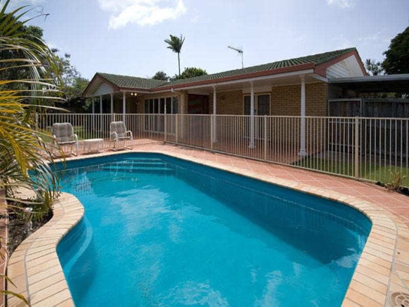 1 Medland Court, Sorrento QLD 4217