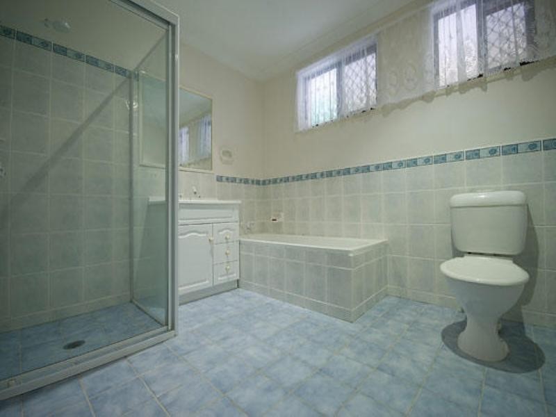 1 Medland Court, Sorrento QLD 4217