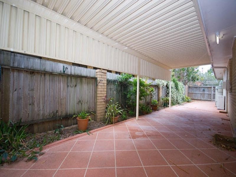 1 Medland Court, Sorrento QLD 4217