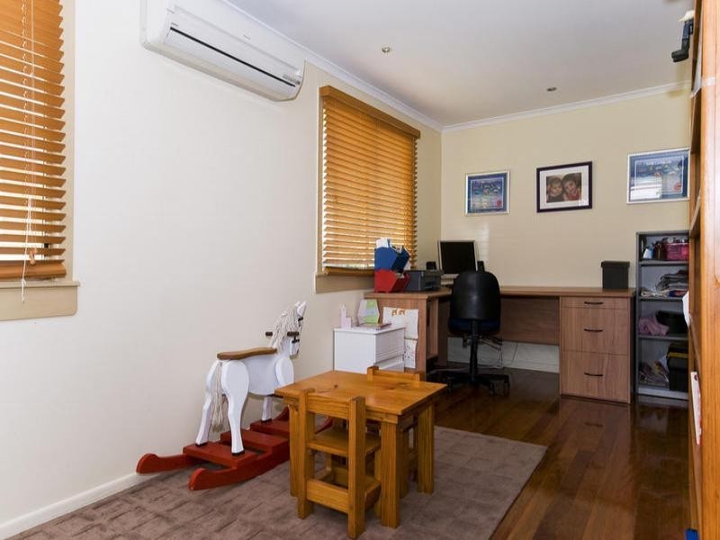 7 Schilling Avenue, Southport QLD 4215