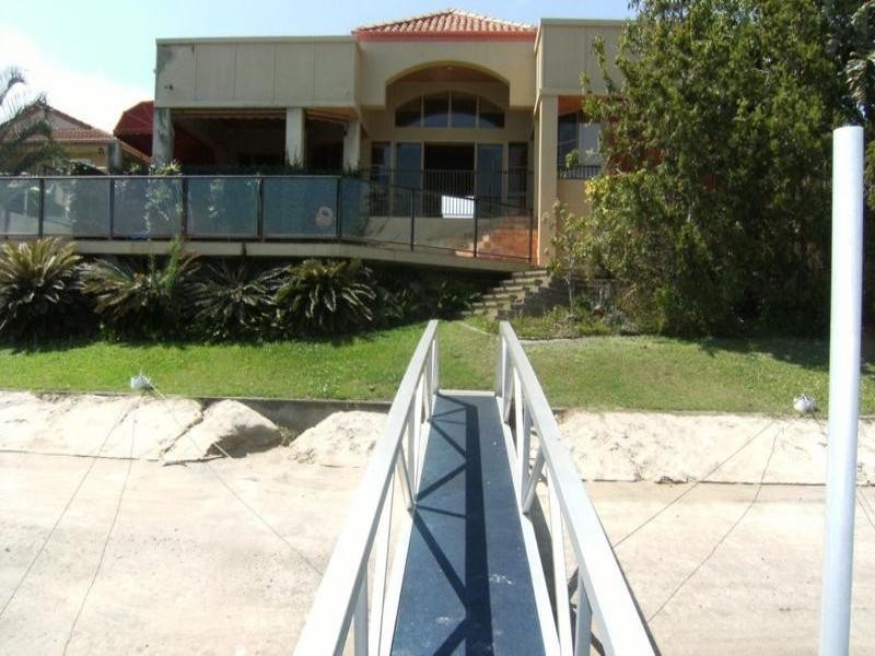 24 Charolais Crescent, Benowa QLD 4217