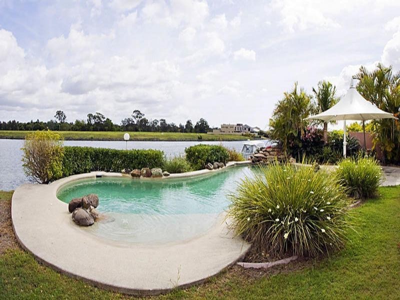16 Parkwater Point, Helensvale QLD 4212