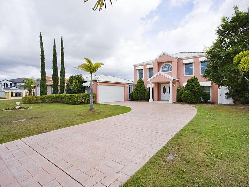 16 Parkwater Point, Helensvale QLD 4212