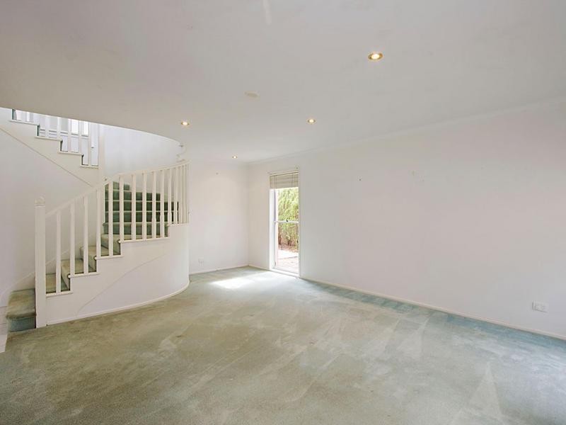 16 Parkwater Point, Helensvale QLD 4212
