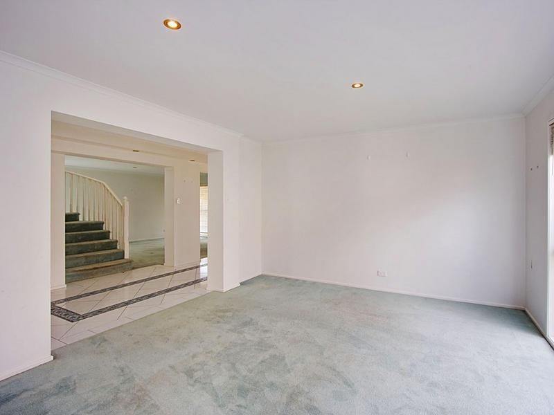 16 Parkwater Point, Helensvale QLD 4212