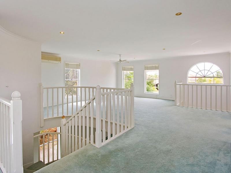 16 Parkwater Point, Helensvale QLD 4212