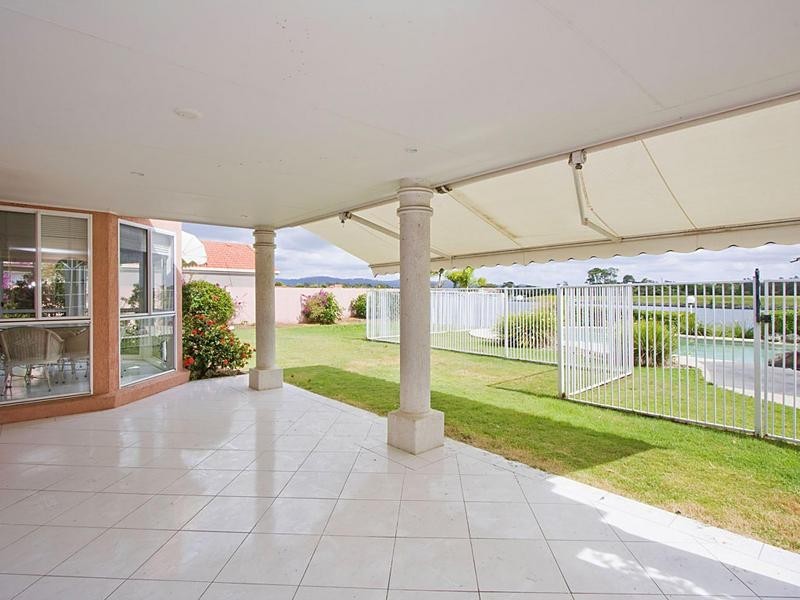 16 Parkwater Point, Helensvale QLD 4212