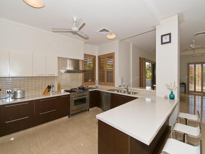 39 Blair Athol Crescent, Sorrento QLD 4217
