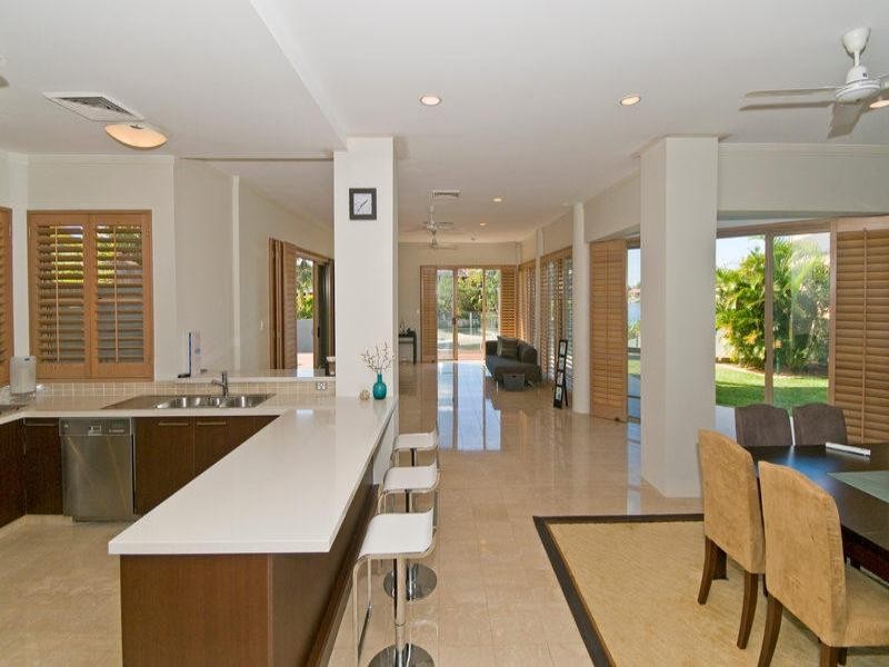 39 Blair Athol Crescent, Sorrento QLD 4217