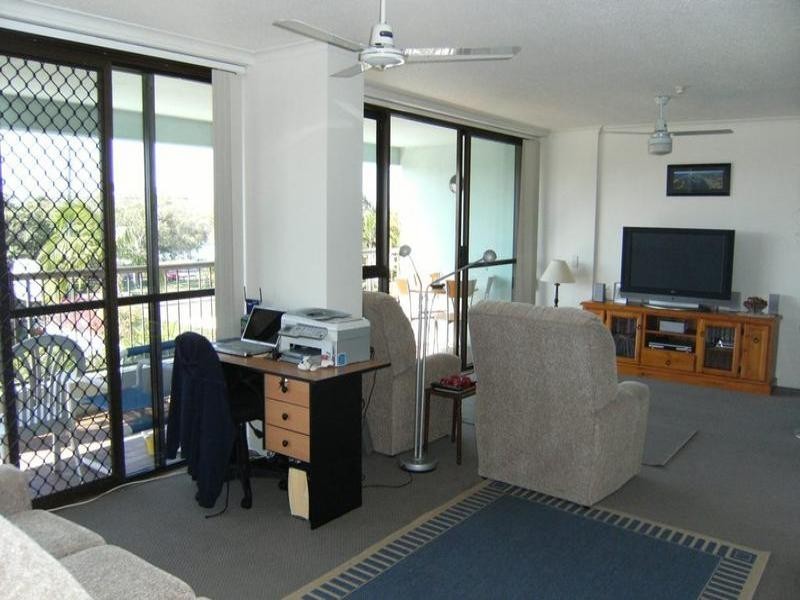 2B Palmerston Towers.  114 Marine Parade, Southport QLD 4215