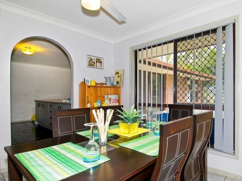 15 Uplands Drive, Parkwood QLD 4214