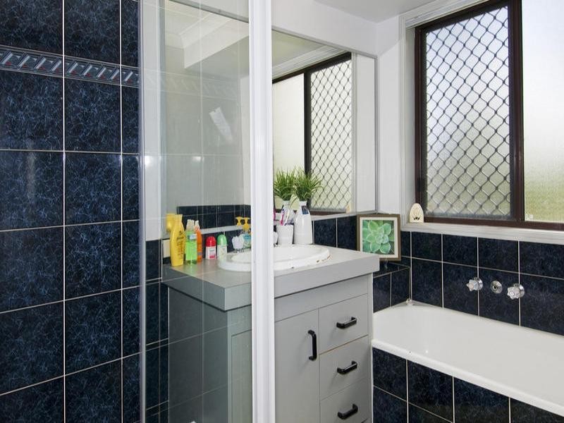 15 Uplands Drive, Parkwood QLD 4214