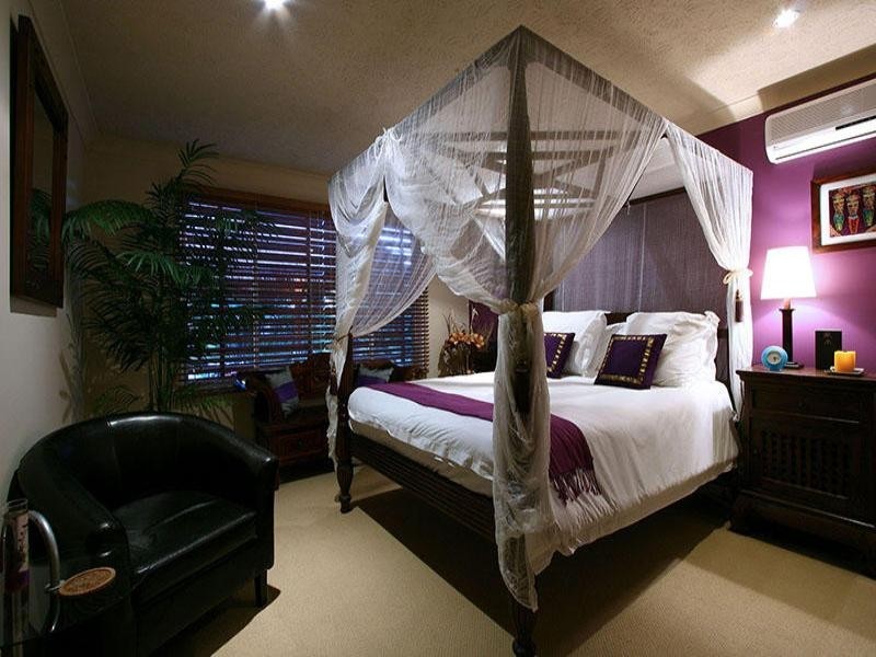 Broadbeach Waters QLD 4218