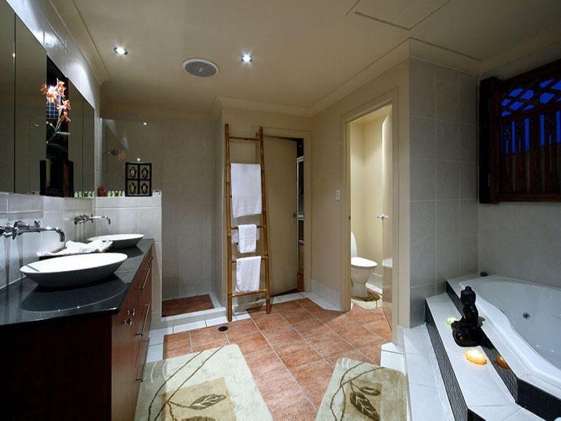 Broadbeach Waters QLD 4218