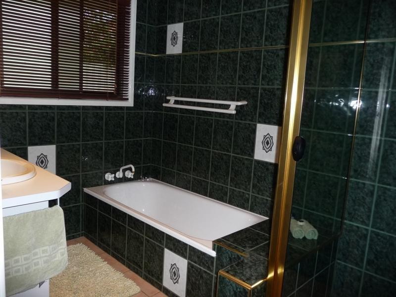 22 Aldrin Avenue, Benowa QLD 4217