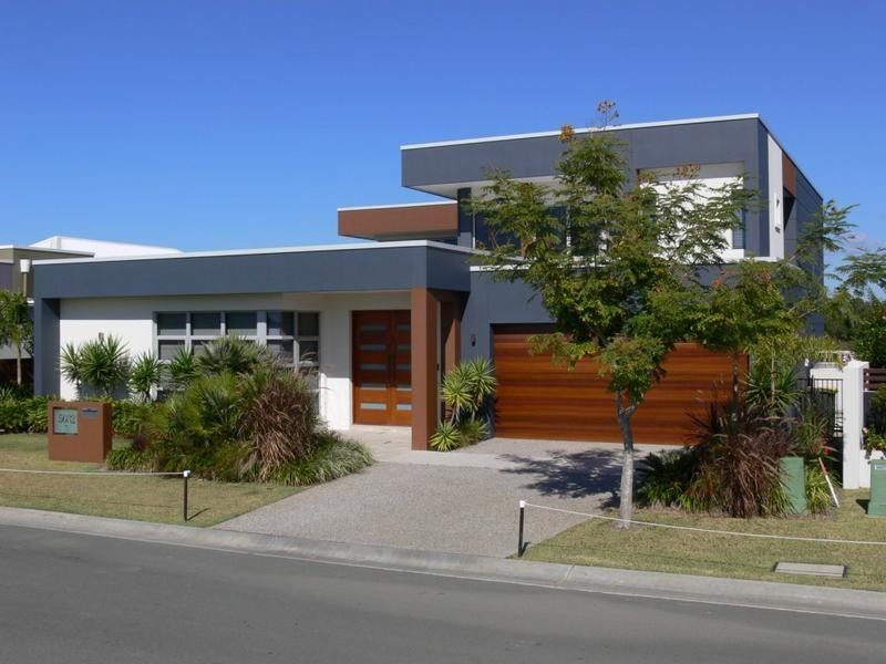 5032 Emerald Islands Drive. Emerald Lakes, Carrara QLD 4211