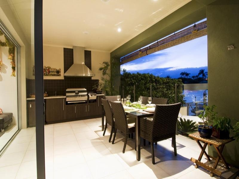 Chevron Island QLD 4217