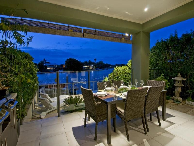 Chevron Island QLD 4217