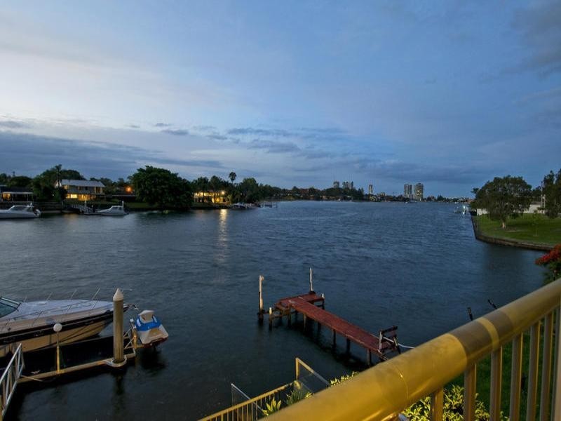 Chevron Island QLD 4217