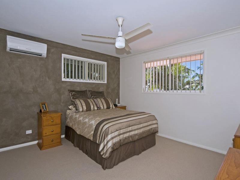 9 Roderick Court, Benowa QLD 4217