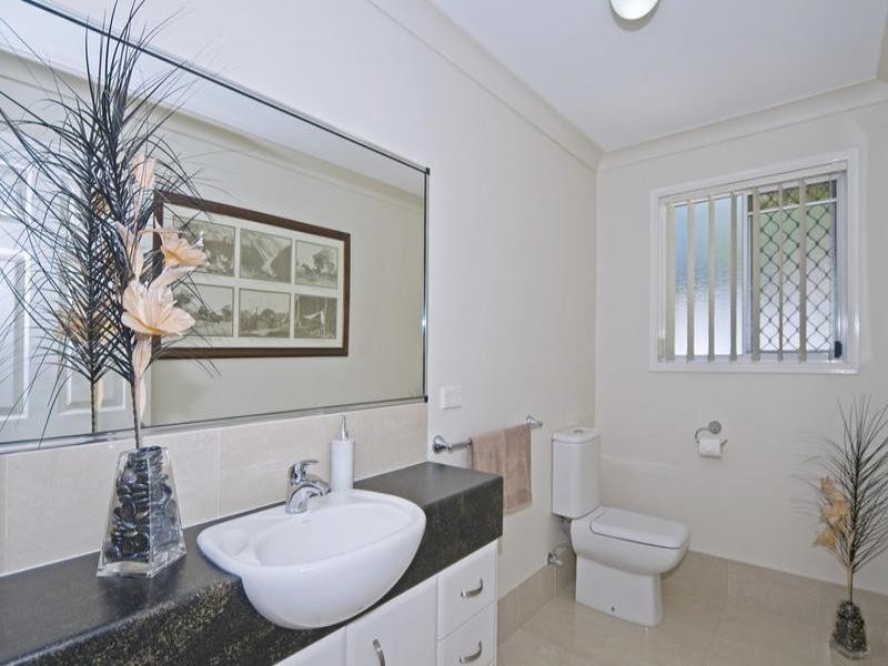 9 Roderick Court, Benowa QLD 4217