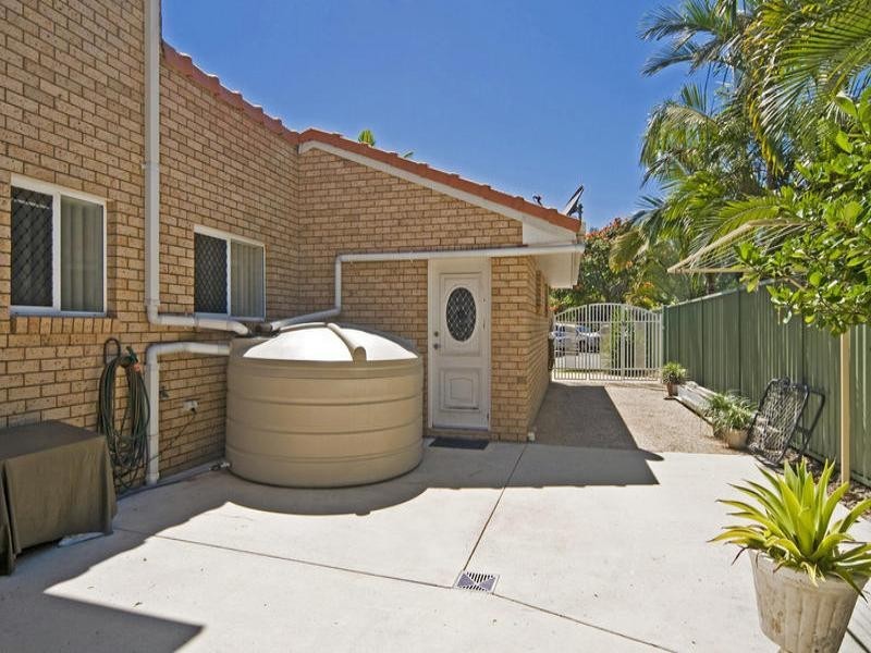 9 Roderick Court, Benowa QLD 4217