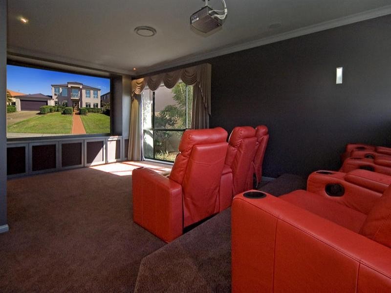 8 Parkwater Terrace, Helensvale QLD 4212