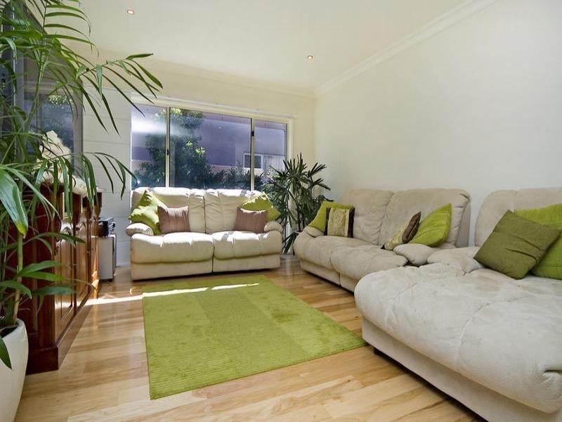 8 Parkwater Terrace, Helensvale QLD 4212