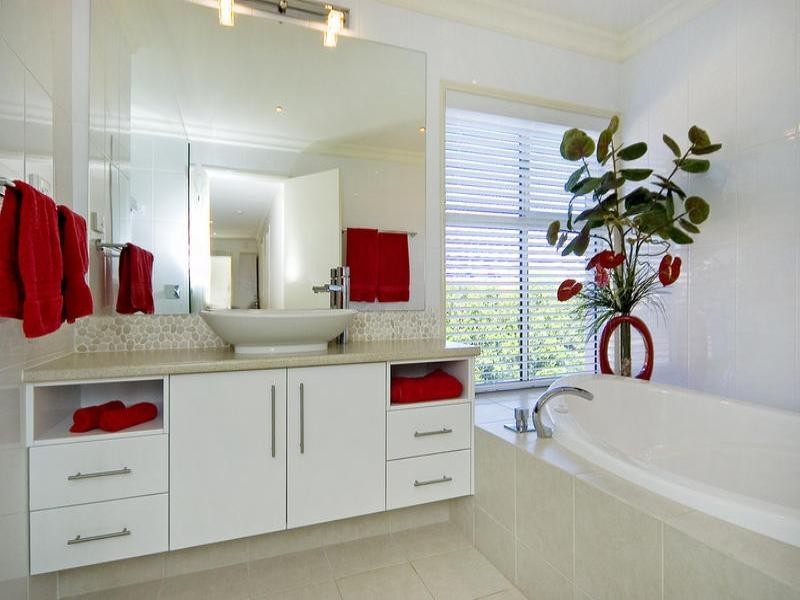 8 Parkwater Terrace, Helensvale QLD 4212