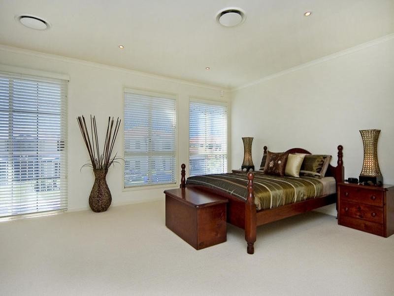 8 Parkwater Terrace, Helensvale QLD 4212