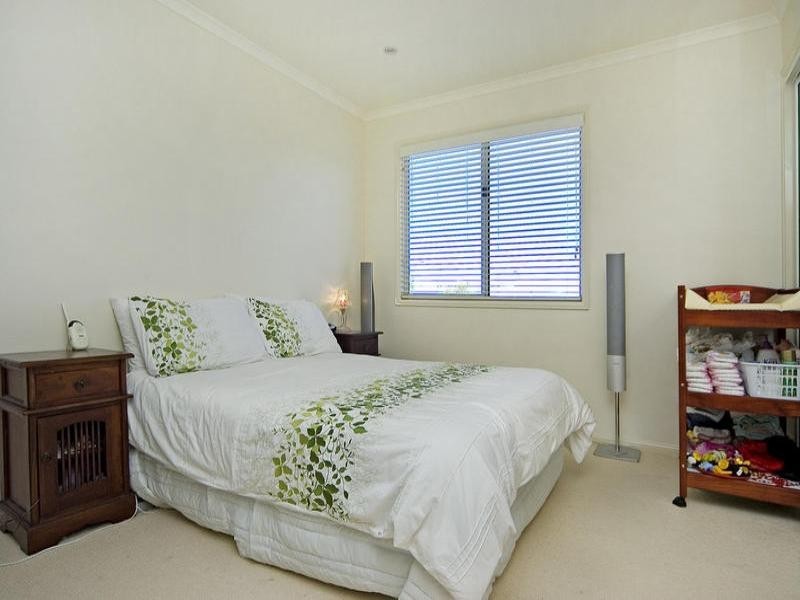 8 Parkwater Terrace, Helensvale QLD 4212