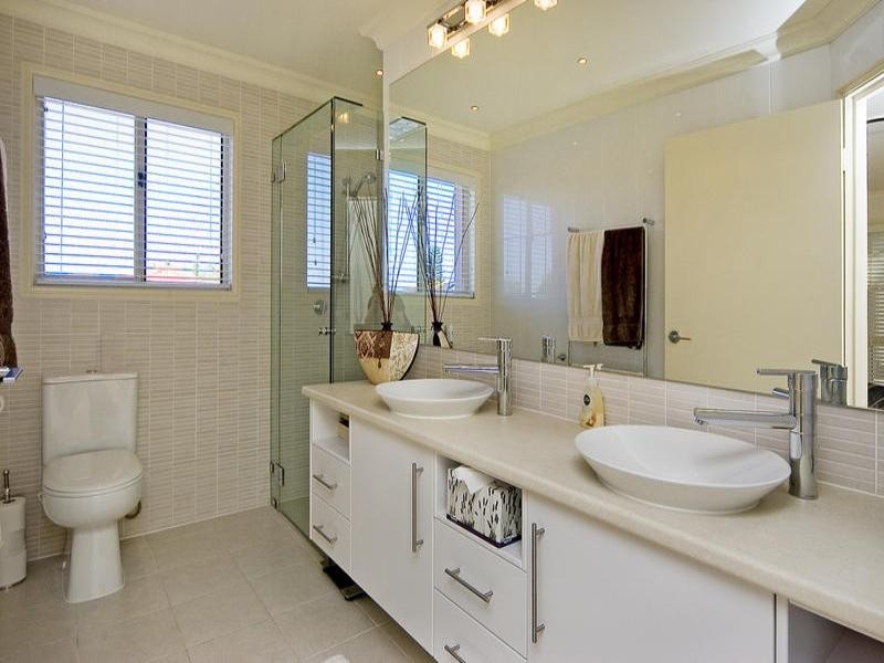 8 Parkwater Terrace, Helensvale QLD 4212