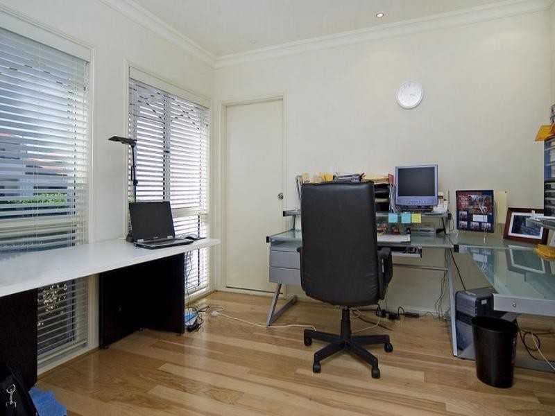 8 Parkwater Terrace, Helensvale QLD 4212