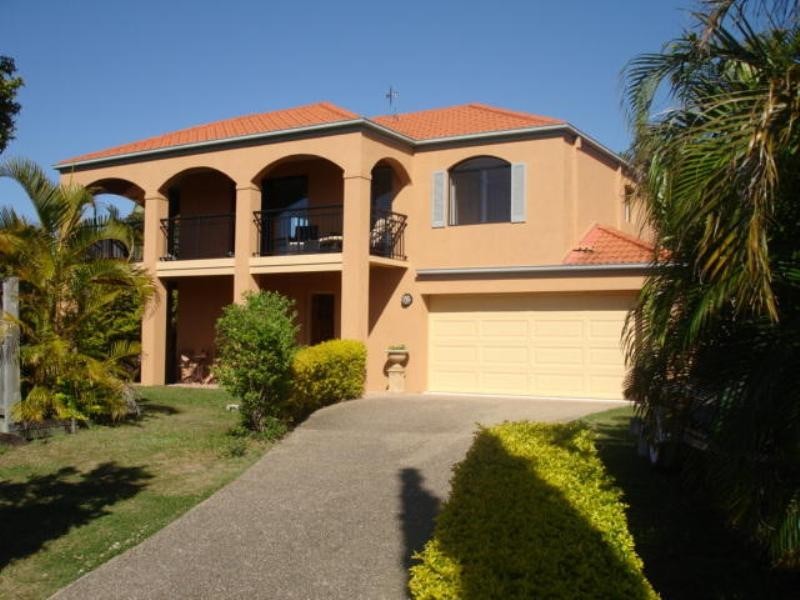 7 Villa Toscana.  16 Cascade Avenue, Benowa QLD 4217