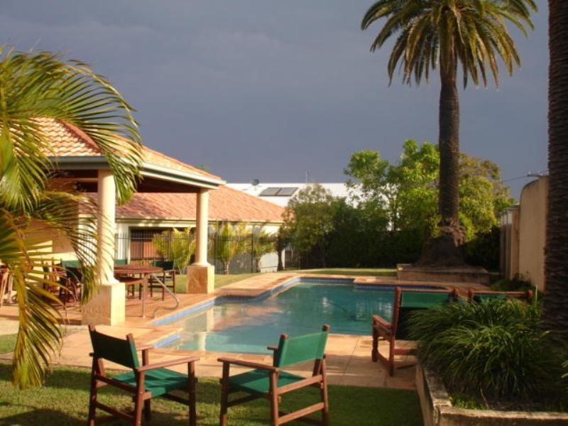 7 Villa Toscana.  16 Cascade Avenue, Benowa QLD 4217