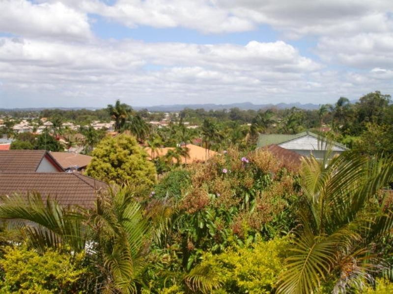 7 Villa Toscana.  16 Cascade Avenue, Benowa QLD 4217