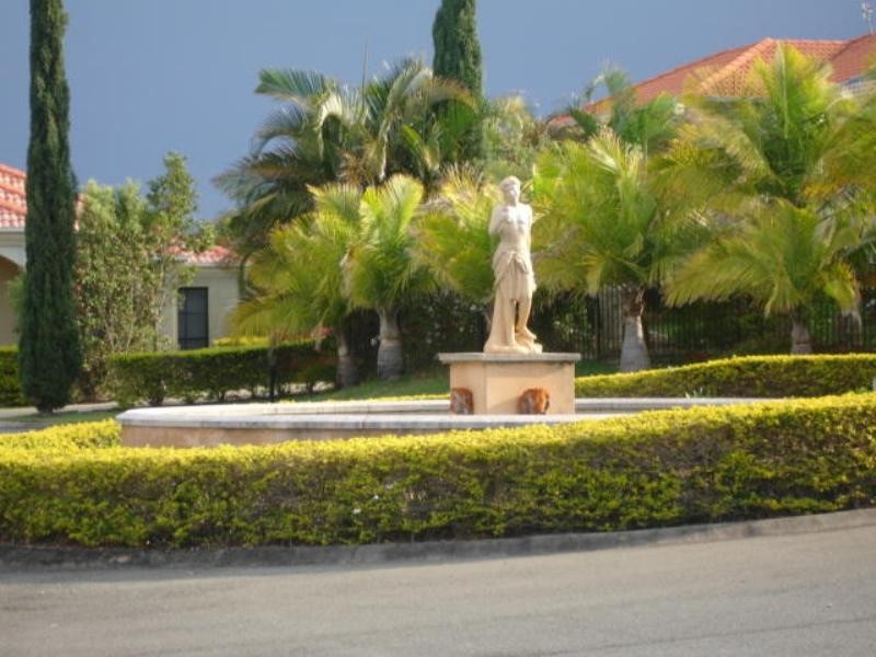 7 Villa Toscana.  16 Cascade Avenue, Benowa QLD 4217